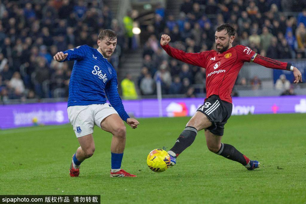 B费庆祝，谢什科秒回：曼联逆转水晶宫，红魔信念再现！